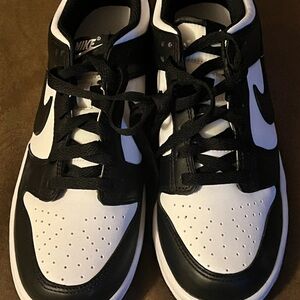 Nike Black and White Low-Top Sneakers with Swoosh